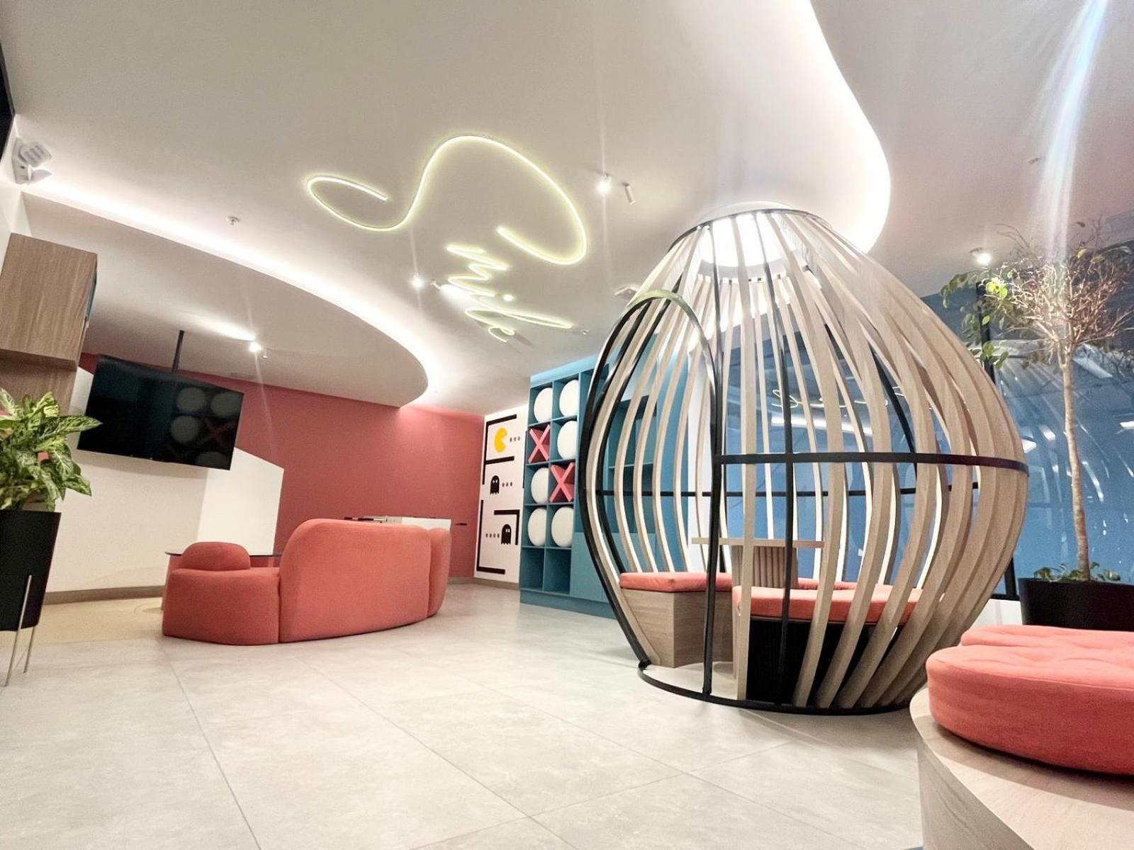 Harmony Coliving Ecuador Pool Carolina Park *