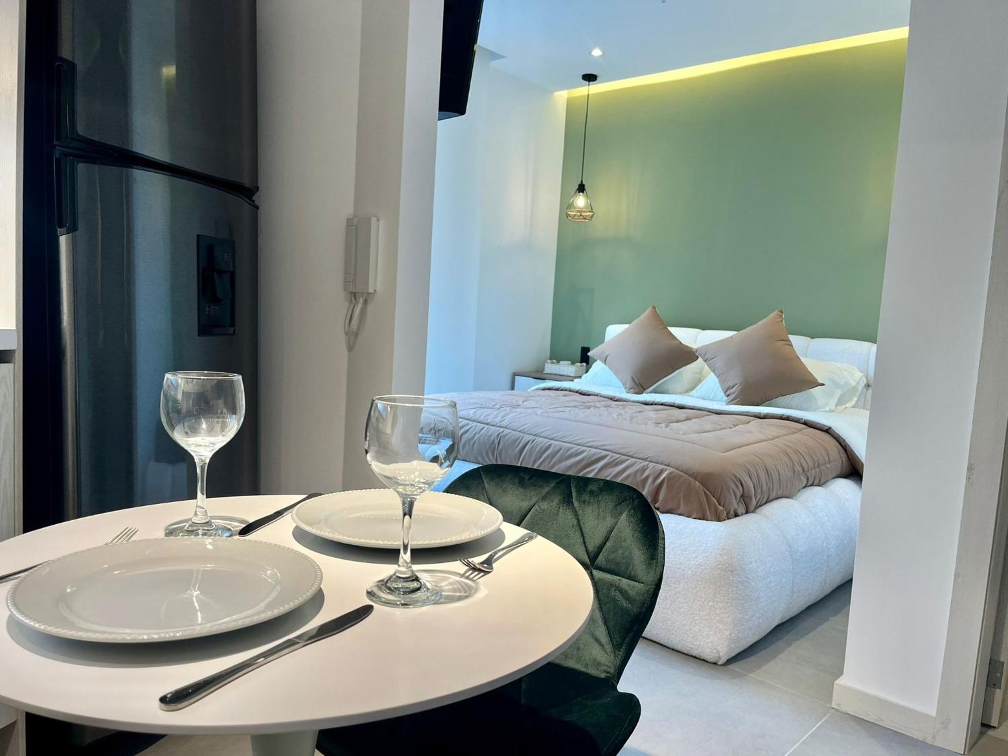Harmony Coliving Ecuador Pool Carolina Park